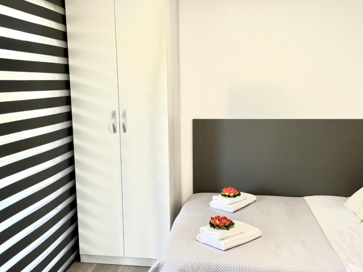 Apartbeach Novelty 3º Frente Playa Y Gran Terraza 萨洛 外观 照片